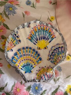 Handmade  Seashell Trinket Jewelry Dish in Pastel scallop shell